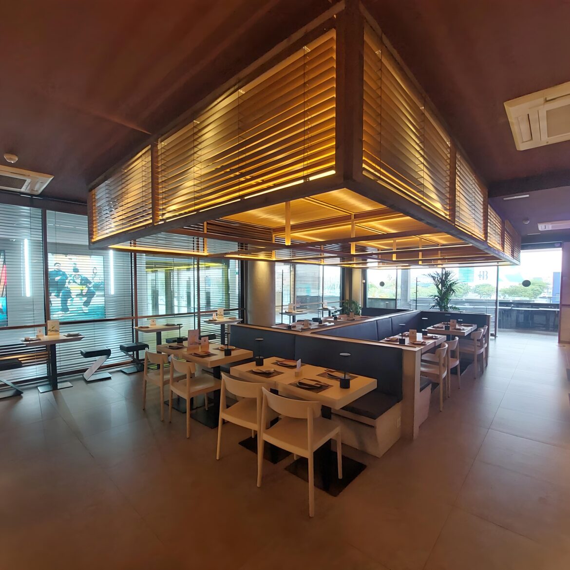 Obra llave en mano para UDON en Maremagnum Barcelona