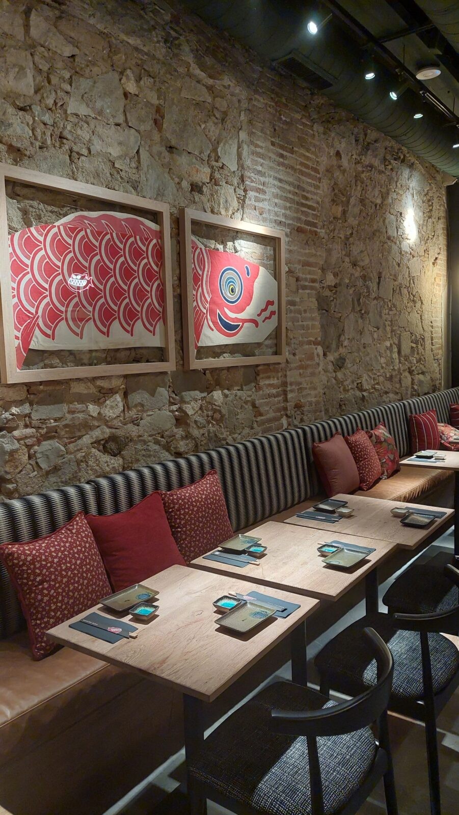 Interior del restaurante Monster Sushi Aribau tras su reforma integral.