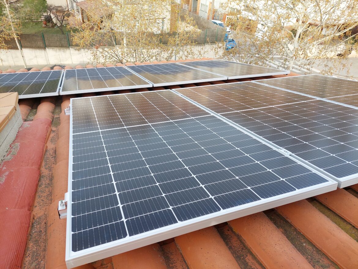 Integración de Energías Renovables en la Construcción: Un Valor Diferencial para Nuestros Clientes