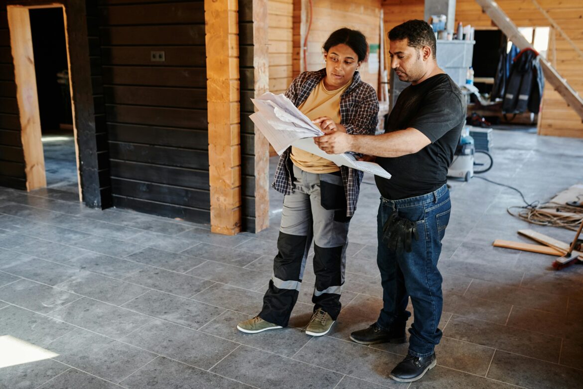 Cómo Implantar un Negocio en un Local Comercial: Cronología y Pasos Clave