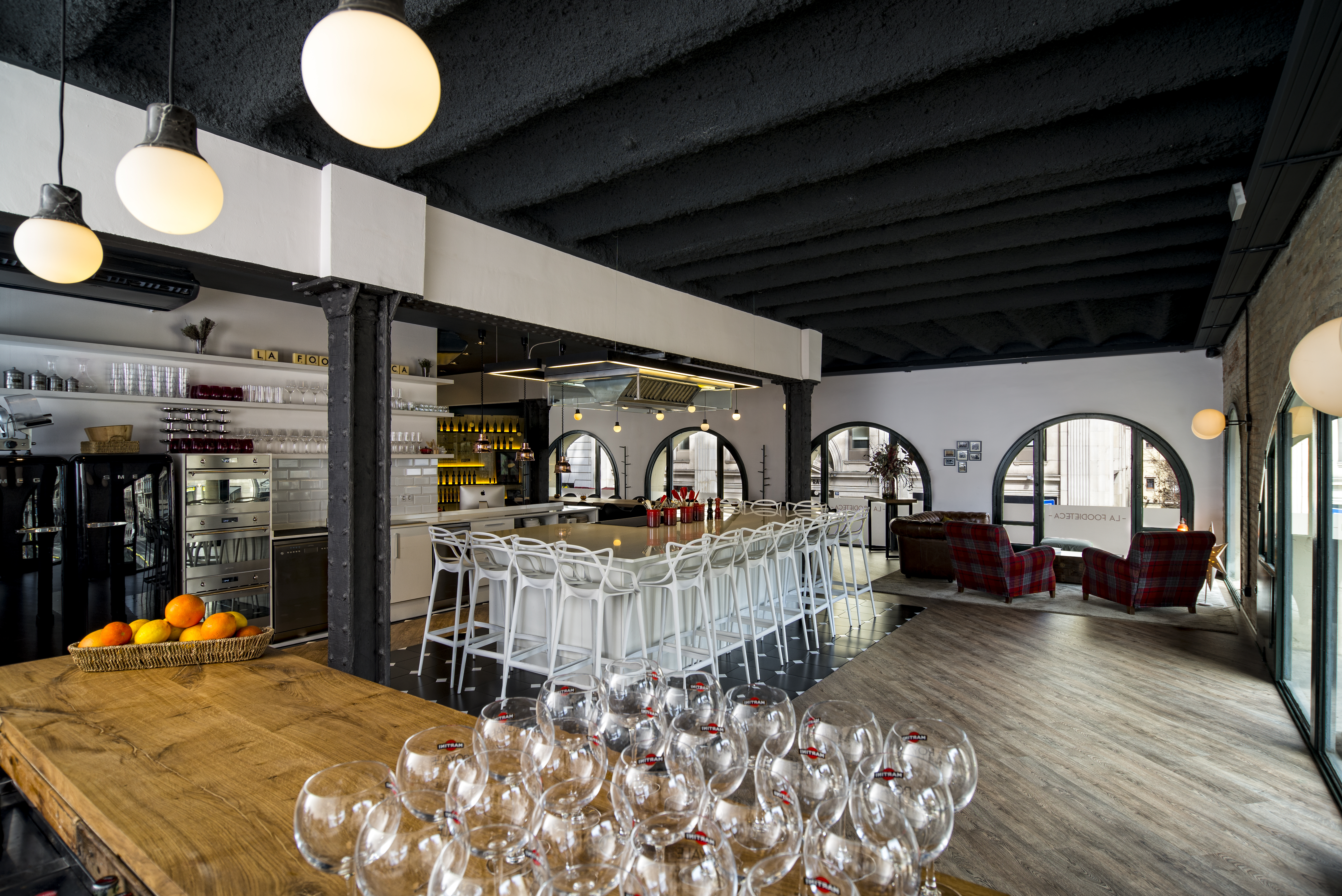 Vista general de La Foodieteca en Barcelona, espacio gastronómico en Ciutat Vella
