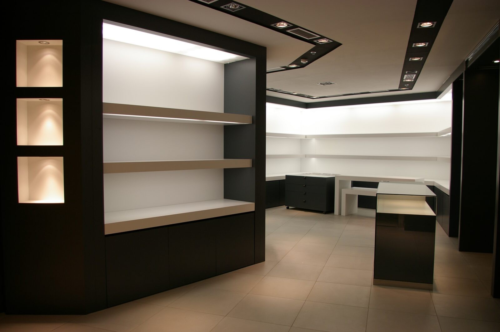 Interior tienda Misako en el centro comercial Buenavista Oviedo