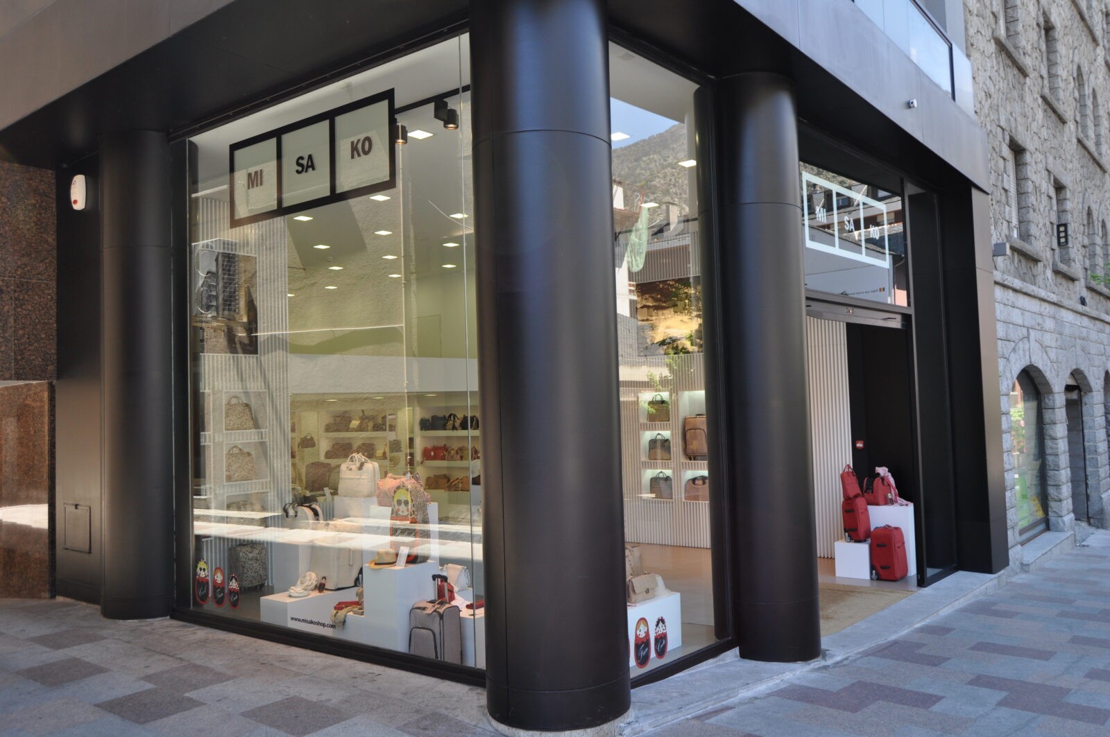 Fachada de la tienda Misako en Andorra implantada por Quorum